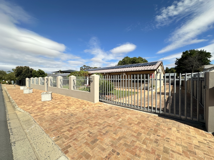 To Let 3 Bedroom Property for Rent in Panorama Western Cape